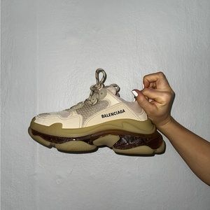 Balenciaga triple S Sneaker